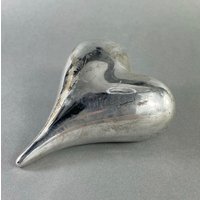 Herz Aus Steingut, Antiksilber Im Usedlook „Cuore" Zum Dekorieren, Verschenken Oder Als Verzierung Für Ein Geschenk Wohnaccessoire Herz Aus Steingut, Antiksilber Im Usedlook „Cuore" Zum Dekorieren, Verschenken Oder Als Verzierung Für Ein Geschenk Wohnaccessoire von PepinoTheWayofLiving