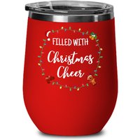 Weihnachtsstimmung Weinglas, Gefüllt Mit Reise Funkelnde Weihnachtslichter Isoliert Kaffeetasse von PerfectMugsBoutique
