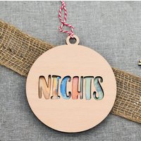 Weihnachtskugel Nichts Geldgeschenk - Nachhaltige Christbaumkugel Aus Holz Für Geld Oder Geschenkkarte Weihnachten Weihnachtskugel Nichts Geldgeschenk - Nachhaltige Christbaumkugel Aus Holz Für Geld Oder Geschenkkarte Weihnachten von Pergifto