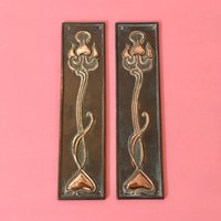 Paar Druckplatten Messing Geschmiedet Jugendstil Platte Vintage Alt Antik Schwer | Mehr Verfügbar von PeriodHomeFittings