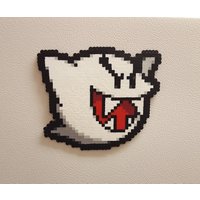 Mario Boo Bügelperlen Magnet Geeky Video Game Art Mario Boo Bügelperlen Magnet Geeky Video Game Art von Perlpop