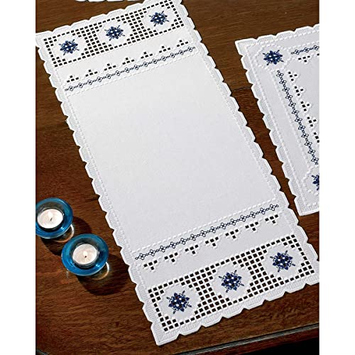 Permin Hardanger Tischläufer Stickpackung Hardanger mit blau Zählmuster von Permin