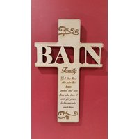 Personalisierte Wand Familienkreuze von PersonalisedandMBM