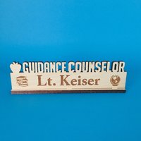 Guidance Counselor Geschenk Für Ihren Namensschild Schule Him Schreibtisch Plakette Büro Namensplakette School von PersonalizedGifts27