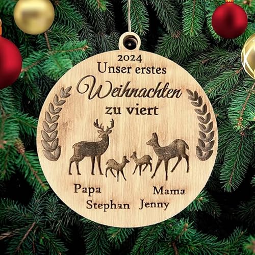 Personalisierte Unser Erstes Weihnachtenals zu viert mit Namen Christbaumschmuck mit namen Weihnachtsdeko aus Holz Weihnachtsbaum Weihnachtsbaumschmuck Weihnachtsgeschenk von Pet-Jos