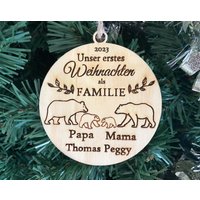 Personalisierte Unser Erstes Weihnachten Als Familie Holzdekoration Custom Christmas Family Name First Hanging Decoration von PetJos