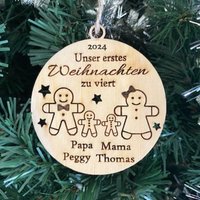 Personalisierte Unser Erstes Weihnachten Zu Viert, Familie Holzdekoration Custom Christmas Family Name First Hanging Decoration von PetJos