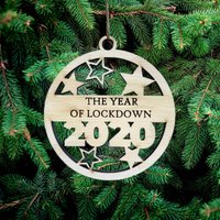 The Year Of Lockdown 2020 Weihnachtsdekoration Aus Holz, Baumdekoration, Hängende Holzdekoration Ornament von PetJos