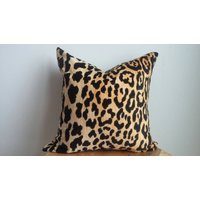 Designer Leopard Tierdruck Samtkissen Modern Boho Chic Eurosham Extra Lang Lumbal Rustikal Lux von PetajaFiberWorks