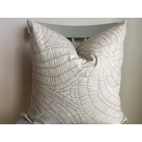 Designer Swirl Organic Beige Off-White Global Inspirierter Kissenbezug Modern Gewebt Schick Euro Sham Extra Lang Rustikal Landhaus Neutral von PetajaFiberWorks