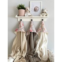 Kapuzenhandtuch Für Babys, Beiges Blumen Frottee Handtuch, Kapuzenhandtuch, Baby Badetuch Kapuzenhandtuch Für Babys, Beiges Blumen Frottee Handtuch, Kapuzenhandtuch, Baby Badetuch von PetitBabu