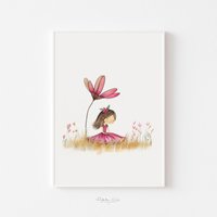 Kinderzimmer Poster A4 - Mädchen Unter Der Blume | Wandbild Fürs Mädchenzimmer| Kunstdruck Kinder Deko von PetiteCleDesign