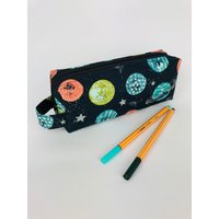 Mäppchen Mit Zwei Fächern Weltraum Planeten Stiftemäppchen Weltall Schlampermäppchen Schule Jungs Federmäppchen Satellit All Ufo Mäppchen Mit Zwei Fächern Weltraum Planeten Stiftemäppchen Weltall Schlampermäppchen Schule Jungs Federmäppchen Satellit All Ufo von Petona
