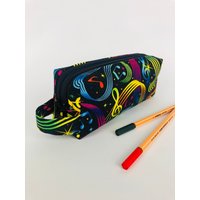 Mäppchen Zwei Fächern Musik Bunt Noten Knallbunt Bleistifte Schule Büro Studium Uni Federmäppchen Schlampermäppchen Herzschlag Berufe Neon Mäppchen Zwei Fächern Musik Bunt Noten Knallbunt Bleistifte Schule Büro Studium Uni Federmäppchen Schlampermäppchen Herzschlag Berufe Neon von Petona