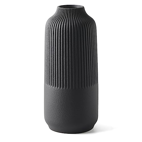 Keramik Vase Schwarz Matt, Boho Deko Vasen mit Rillen Blumenvase Modern für Trockenblumen, Esstisch, Büro von Pevfeciy