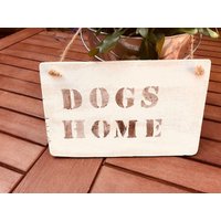 Holzschild Dogs Home Shabby Chic Welcome Willkommen Schild Haustür Deko Vintage Holzschild Dogs Home Shabby Chic Welcome Willkommen Schild Haustür Deko Vintage von PfaennlesWerkstatt