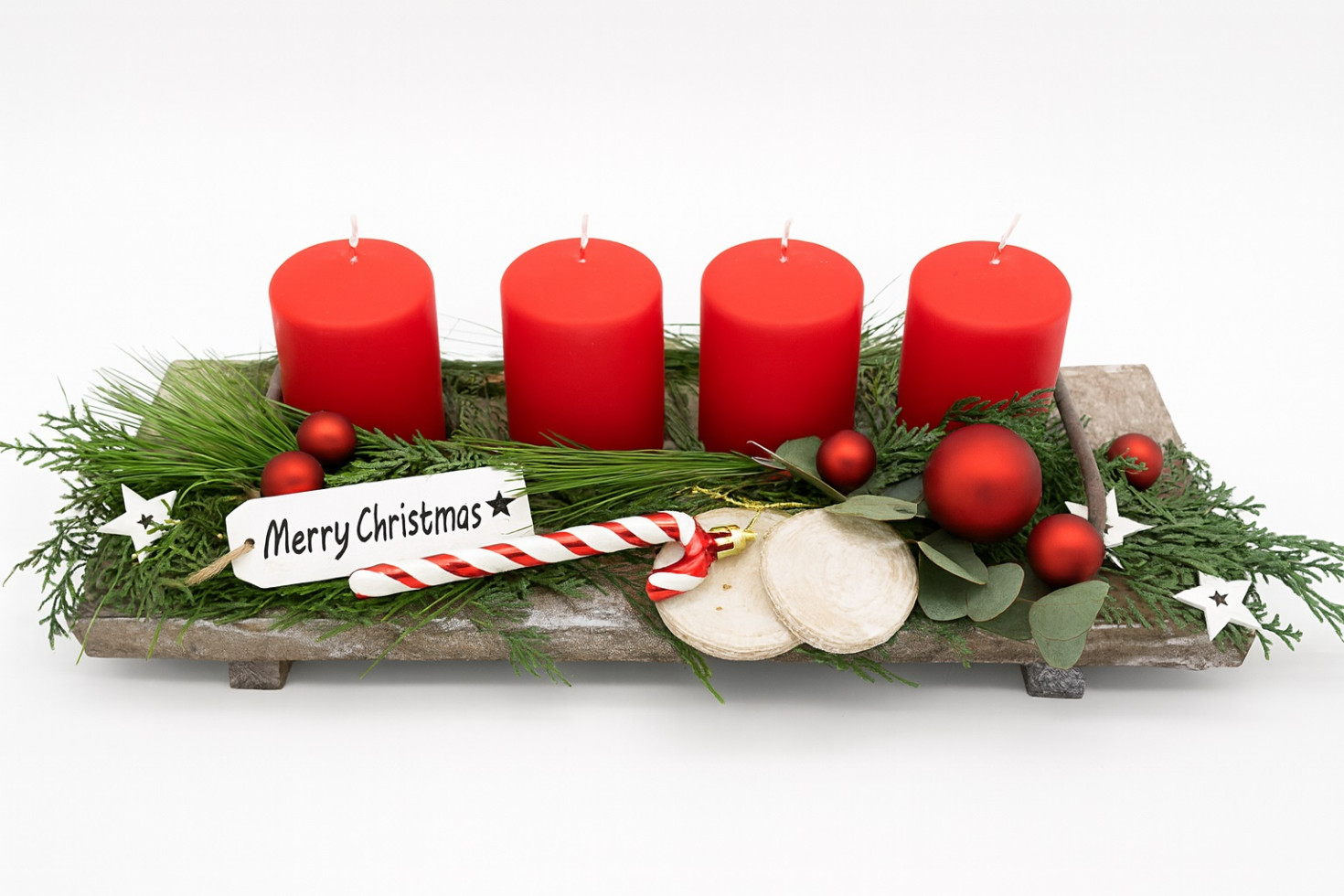 Adventsgesteck mit rubinroten Kerzen L 40 x B 14 cm von Pflanzen