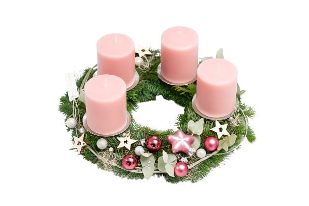 Adventskranz mit Eukalyptus mit rosa Kerzen Ø 25 cm von Pflanzen