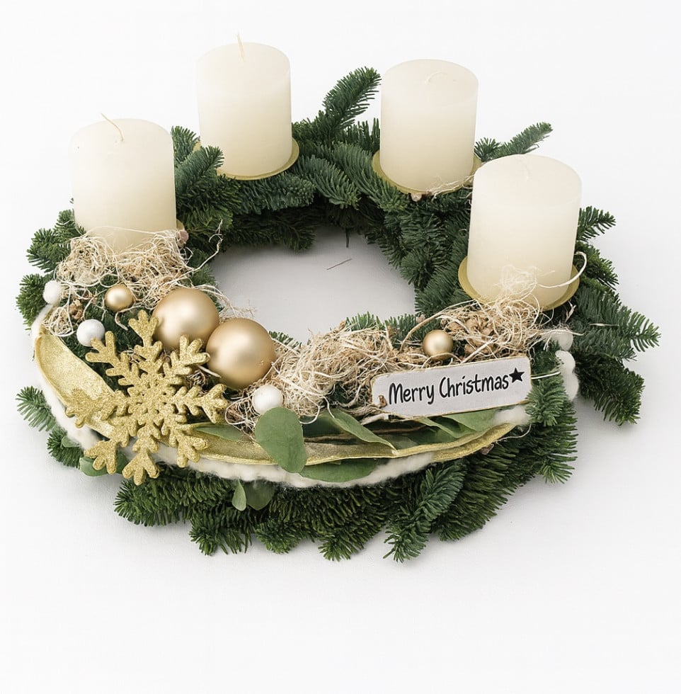 Adventskranz mit wollweißen Rustikkerzen Ø 40 cm Adventskranz mit wollweißen Rustikkerzen Ø 40 cm von Pflanzen