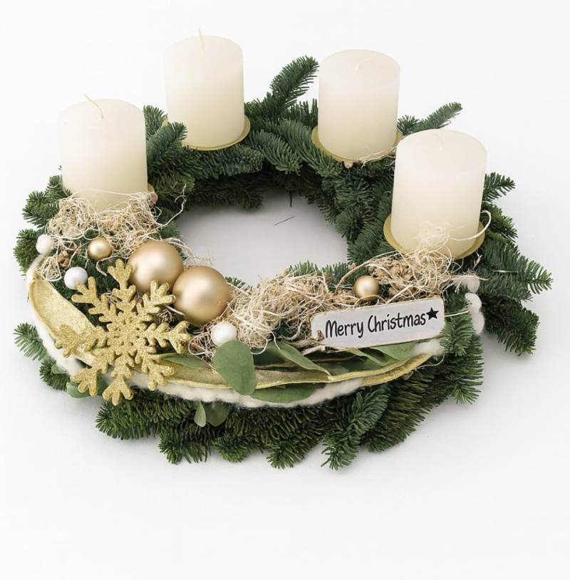 Adventskranz mit wollweißen Rustikkerzen Ø 40 cm Adventskranz mit wollweißen Rustikkerzen Ø 40 cm von Pflanzen