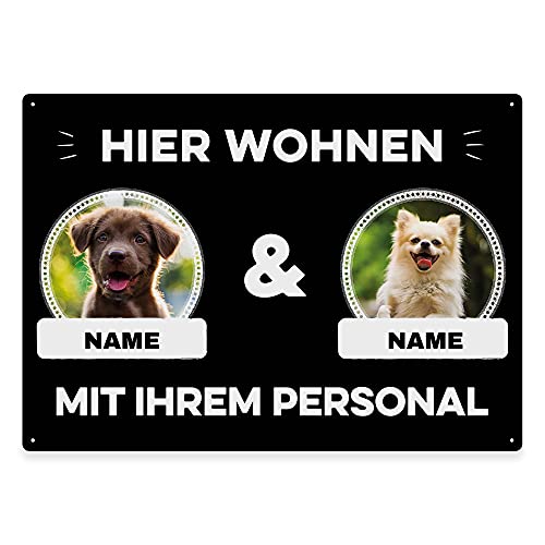 Hunde Schild personalisiert - Hier wohnt mit Personal - Metallschild mit Foto und Name für außen, wetterfestes Türschild für Hundebesitzer - ca. DIN A4-28 x 20 cm, Zwei Tiere, schwarz von PfotenSchild