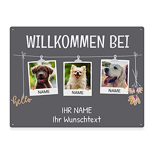 Hunde Schild personalisiert - Willkommen bei - Metallschild mit Foto und Name für außen, wetterfestes Türschild für Hundebesitzer - DIN A5-21 x 15 cm, drei Tiere, grau von PfotenSchild
