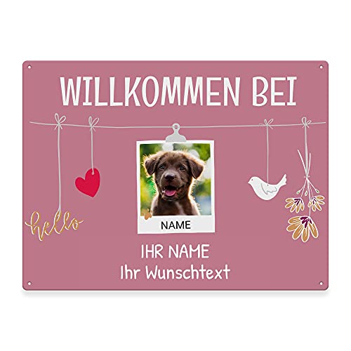 Hunde Schild personalisiert - Willkommen bei - Metallschild mit Foto und Name für außen, wetterfestes Türschild für Hundebesitzer - DIN A5-21 x 15 cm, ein Tier, rosa von PfotenSchild