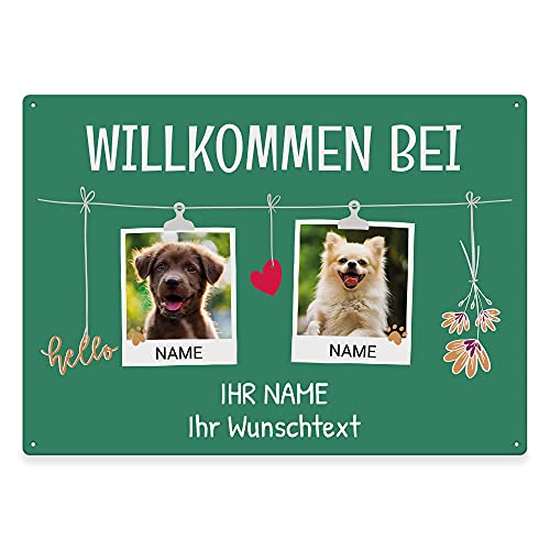 Hunde Schild personalisiert - Willkommen bei - Metallschild mit Foto und Name für außen, wetterfestes Türschild für Hundebesitzer - ca. DIN A4-28 x 20 cm, zwei Tiere, grün von PfotenSchild