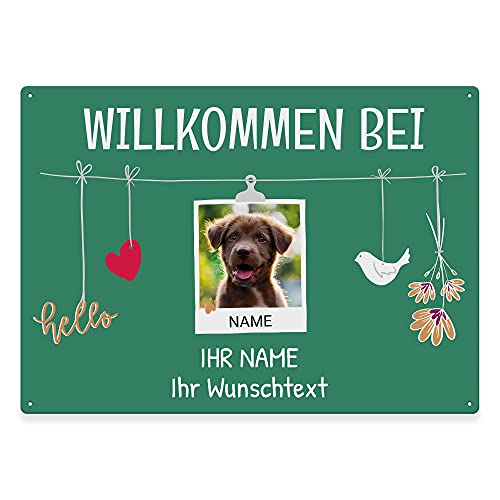 Hunde Schild personalisiert - Willkommen bei - Metallschild mit Foto und Name für außen, wetterfestes Türschild für Hundebesitzer - ca. DIN A4-28 x 20 cm, ein Tier, grün von PfotenSchild