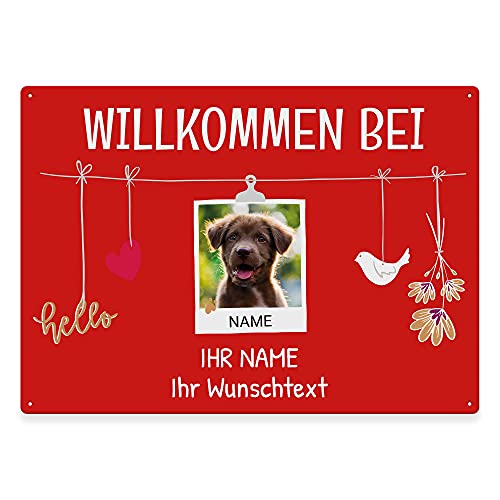 Hunde Schild personalisiert - Willkommen bei - Metallschild mit Foto und Name für außen, wetterfestes Türschild für Hundebesitzer - ca. DIN A4-28 x 20 cm, ein Tier, rot von PfotenSchild