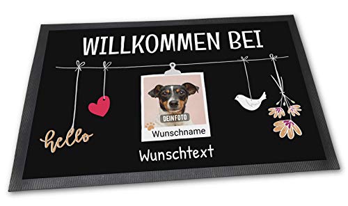 PfotenSchild Fußmatte mit Spruch - Willkommen bei - mit Wunschfotos und Wunschnamen der Haustiere - Geschenkidee für Haustierbesitzer - EIN Tier - 60 x 40 cm von PfotenSchild