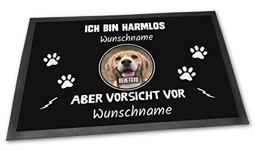 PfotenSchild Fußmatte zum selbst Gestalten - Wir sind harmlos, Aber Vorsicht vor - mit Spruch, Wunschfoto und Name für EIN Haustier Plus Wunschtext der Haustierbesitzer - 60 x 40 cm von PfotenSchild