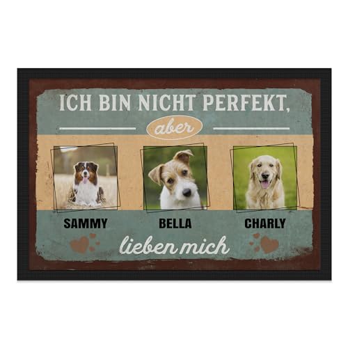 PfotenSchild personalisierte Fußmatte für Hunde und Katzen selbst gestalten - Ich Bin Nicht perfekt, Aber... - individuell mit Fotos & Namen - DREI Tiere, eine Person - 60x40 cm von PfotenSchild