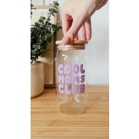 Trinkglas Mit Glasstrohhalm | „Cool Moms Club" Iced Coffee Momlife Motherhood Official Member Glas Bambusdeckel Und Strohhalm von PfotenundToertchen