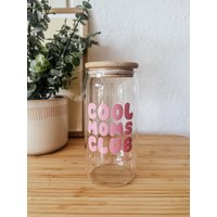 Trinkglas Mit Glasstrohhalm | „Cool Moms Club" Iced Coffee Momlife Motherhood Official Member Glas Bambusdeckel Und Strohhalm von PfotenundToertchen