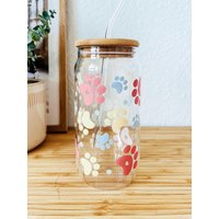 Trinkglas Mit Glasstrohhalm | Pfoten Cat Dog Catmom Dogmom Eiskaffee Bunt Glas Bambusdeckel Und Strohhalm Trinkglas Mit Glasstrohhalm | Pfoten Cat Dog Catmom Dogmom Eiskaffee Bunt Glas Bambusdeckel Und Strohhalm von PfotenundToertchen