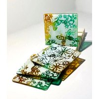 Handgefertigter Untersetzer Oder Fliesenvögel Und Blumen - Bernstein & Dunkelgrün Hergestellt Aus Recycelten Materialien Zu Verschmolzenen von PhaedraGlassGifts