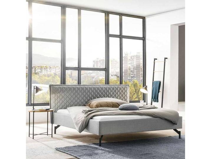 Doppel Bett Stoff Grau im Skandi Design Vierfußgestell aus Metall von Pharao24.de