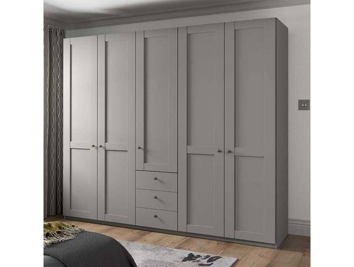 Landhaus Design Schlafzimmerschrank in Hellgrau 250 cm breit Landhaus Design Schlafzimmerschrank in Hellgrau 250 cm breit von Pharao24.de