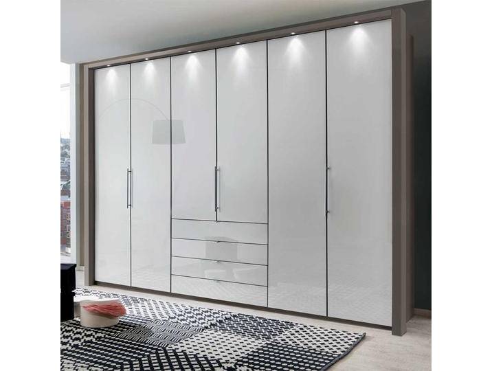 Schlafzimmerschrank in Braun und Weiß Falttüren von Pharao24.de