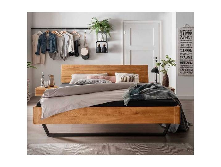 Wildeiche massiv Bett mit Bügelgestell Industry und Loft Stil von Pharao24.de