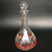Retro Glas Dekanter Mit Rot-Weiß Streifen Design Stopper Retro Glas Dekanter Mit Rot-Weiß Streifen Design Stopper von KatsVintageLife
