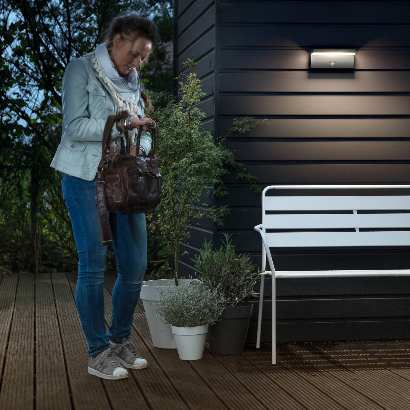 Philips LED-Außenwandleuchte Bustan 2er-Pack Sensor 2.700K von Philips