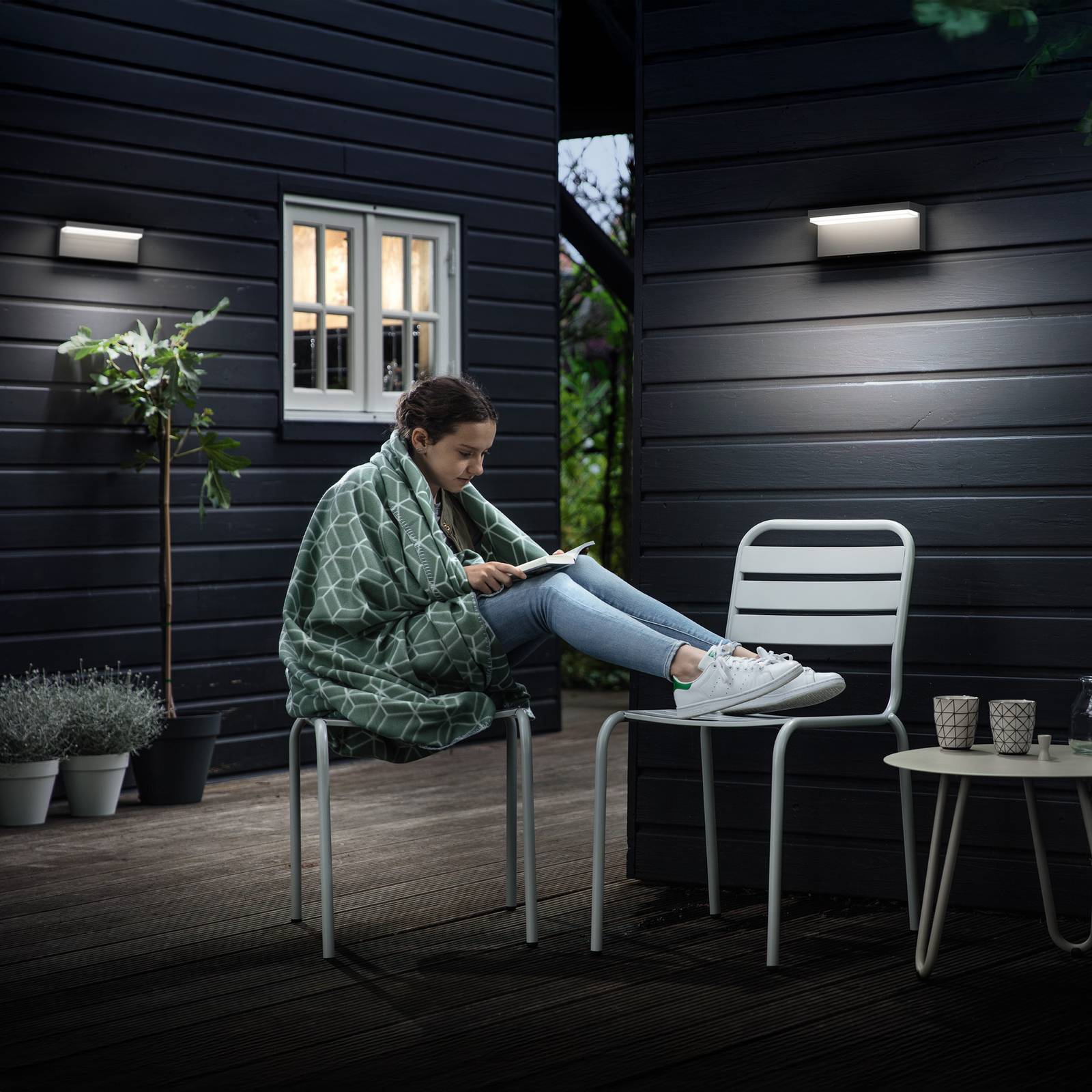 Philips LED-Außenwandleuchte Bustan UE, 2er-Pack, 2.700 K von Philips