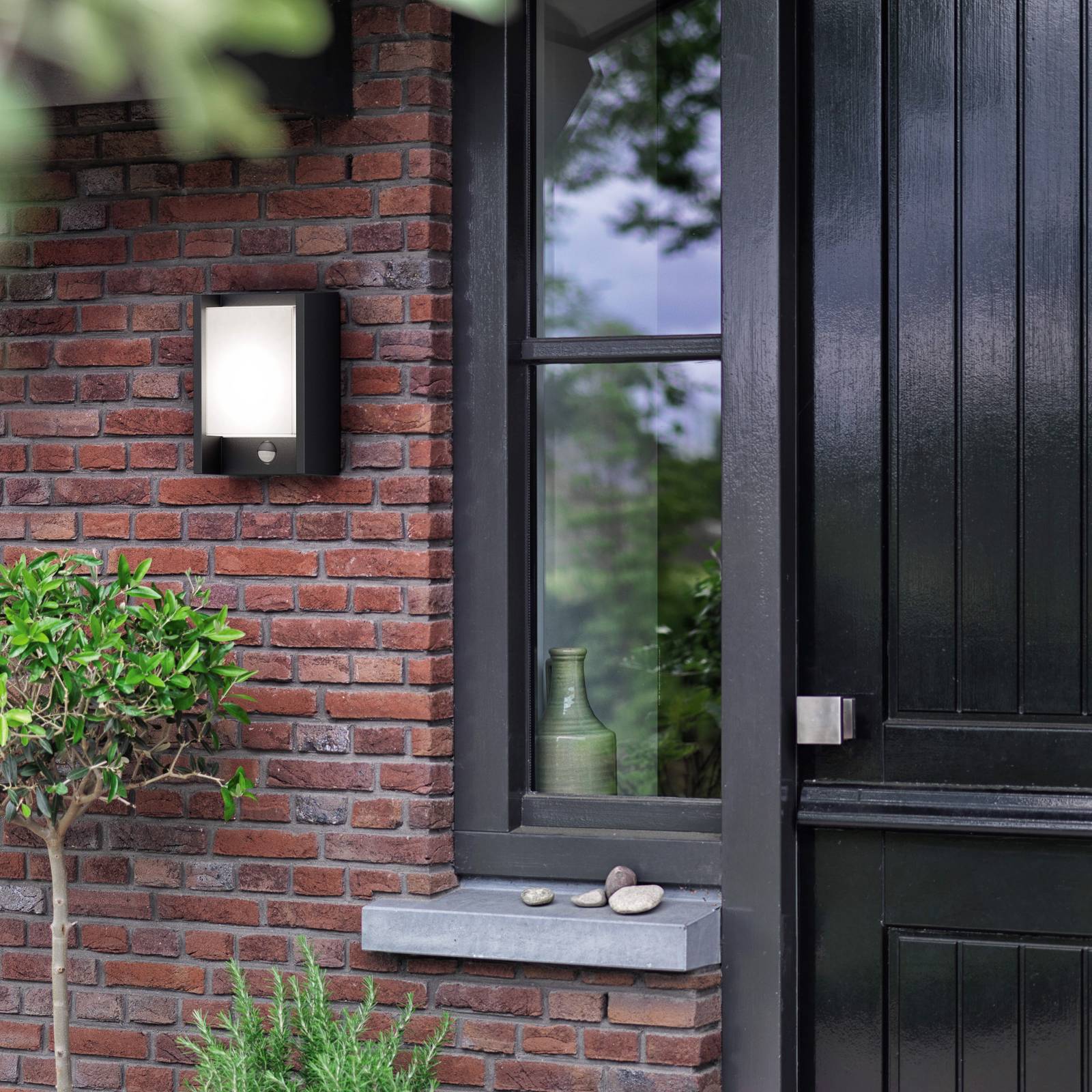 Philips LED-Wandleuchte Arbour UE, 2er-Pack, Sensor, 2.700 K von Philips