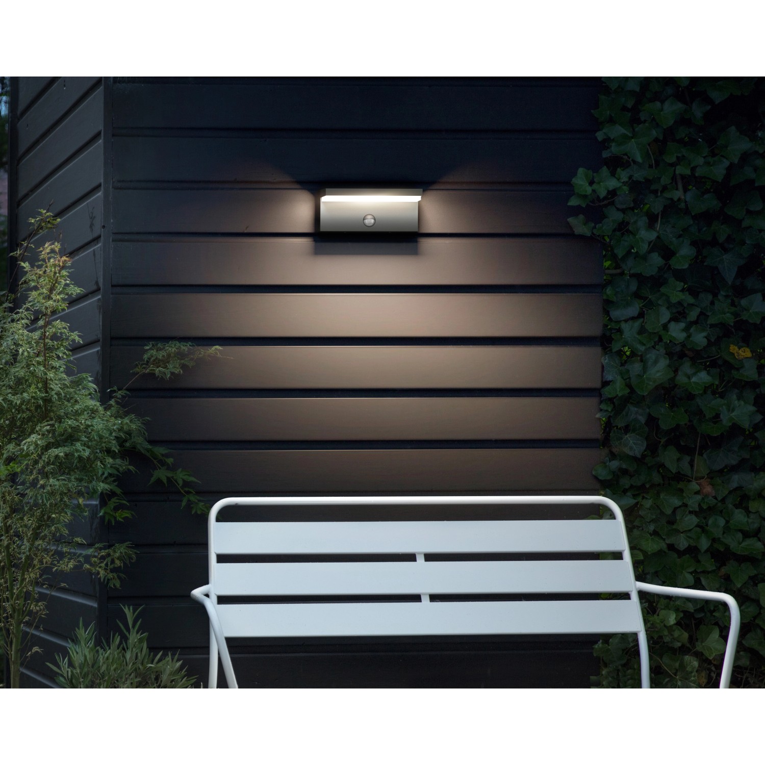 Philips myGarden LED-Außen-Wandleuchte mit Bewegungsmelder Bustan von Philips