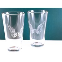 Handgeätzte Engelsflügel Pintgläser - 2Er Set von PhoenixFireStudios
