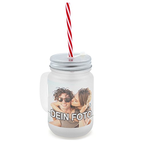 PhotoFancy - Trinkglas mit Henkel und Strohhalm - mit eigenem Foto personalisiert und Bedruckt - Henkel-Glas satiniert mit Deckel und Mehrweg-Trinkhalm - Mason Jar von PhotoFancy