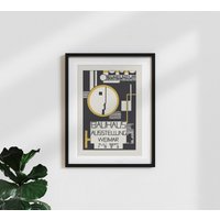 Bauhaus Exhibition in Weimar/Premium Vintage Retro Kunstdruck Architektur Print Schwarz-Gelb von Photocircle