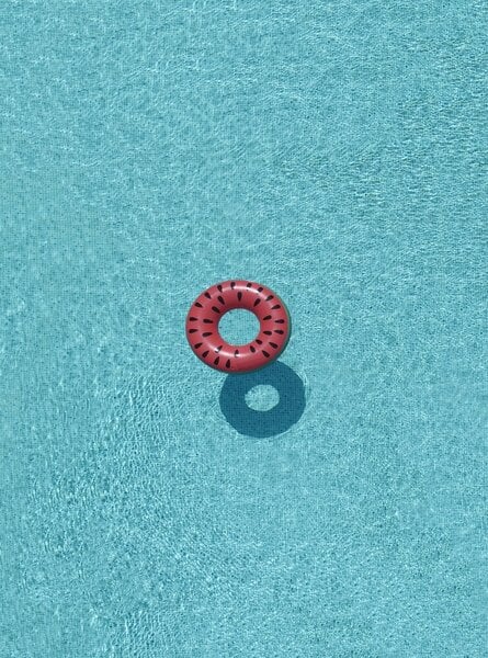 Photocircle Minimal Poster / Leinwandbild / Kunstdruck / Wandbild - Kühler Pool von Photocircle